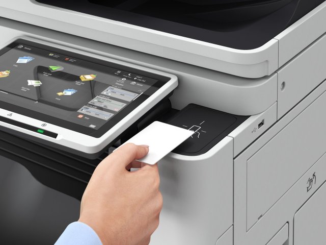 Novinky pro firmy od Canonu: Jednoduchý cloud a nové předplatné