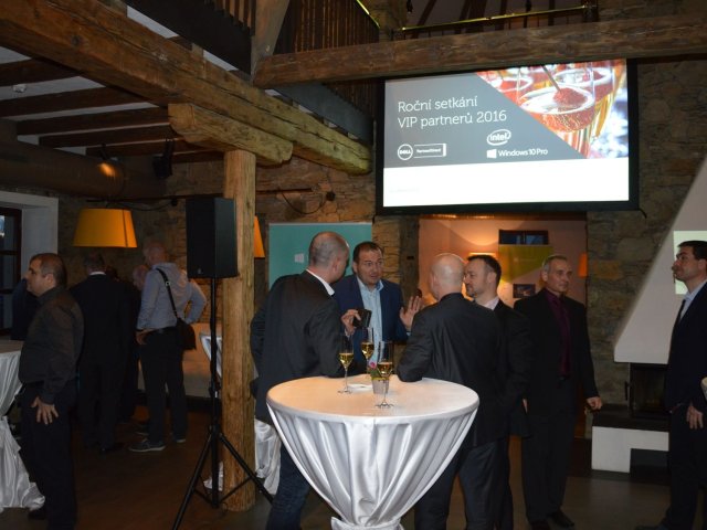 Přípitek Dellu s VIP partnery 2016