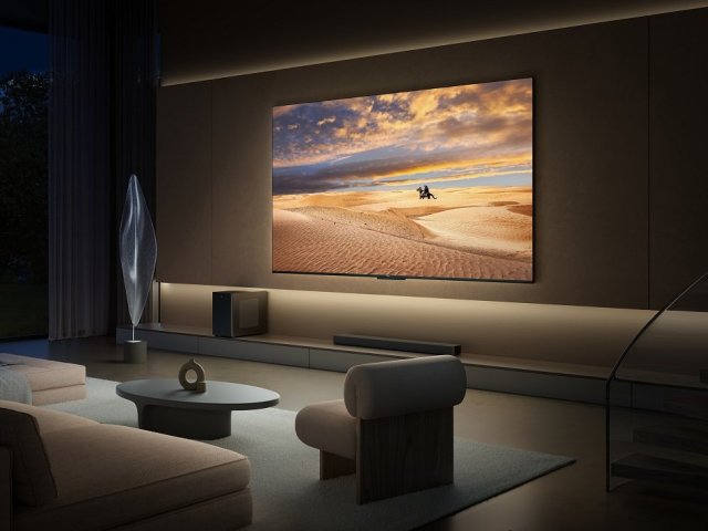 Na Český trh míří QD-Mini LED televize TCL, a to včetně 98" top modelu X955 s jasem 5 000 nitů