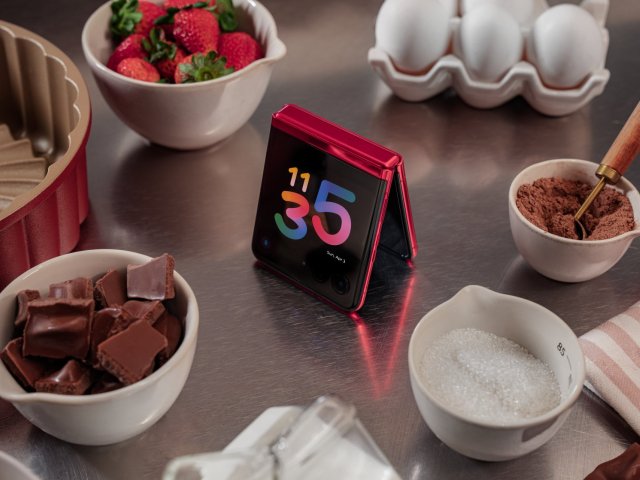 Infografika ČTÚ: Objem přenesených mobilních i pevných dat raketově roste