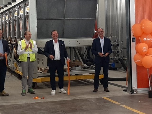 Vertiv zvýšil výrobní kapacitu pro svá řešení chlazení vodou v datových centrech