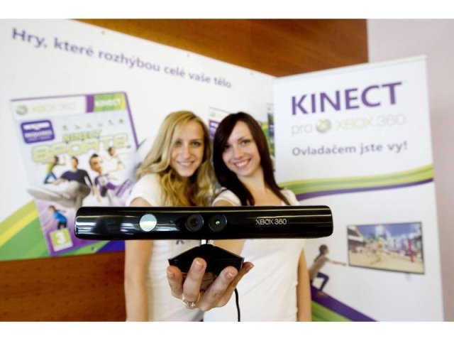 Microsoft oficiálně uvedl pohybový senzor Kinect