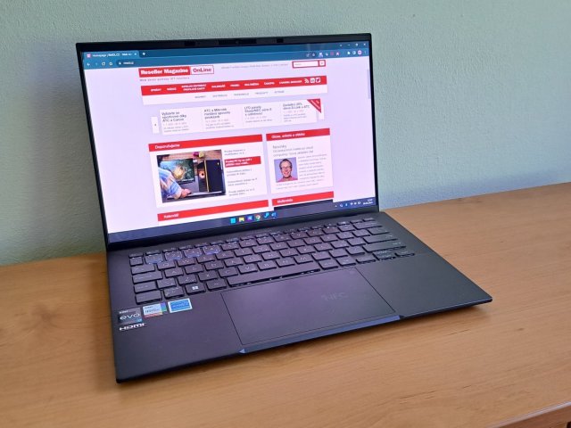 Recenze ASUS ExpertBook B9 OLED (B9403): Efektivní pomocník pro náročné manažery