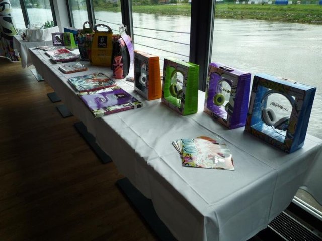 ASBIS - Canyon s prvky graffiti