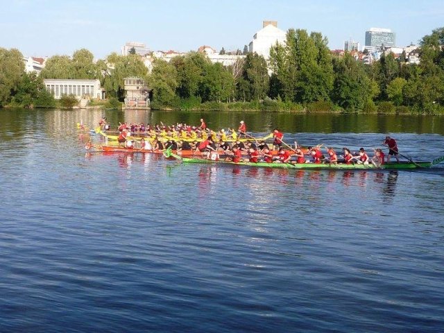 Třetí ročník IT dračích lodí DCD Publishingu