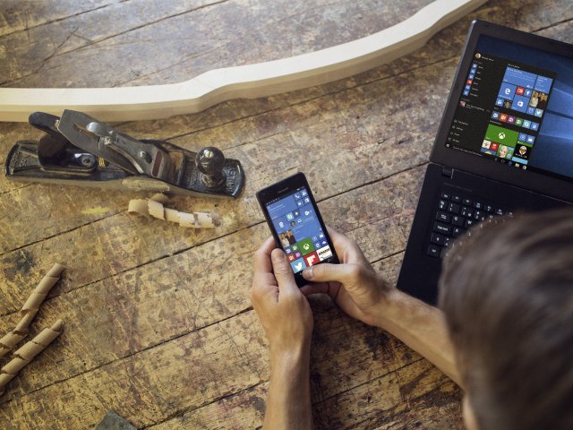 Za elektroniku pod stromeček Češi v průměru utratí 3 500 korun