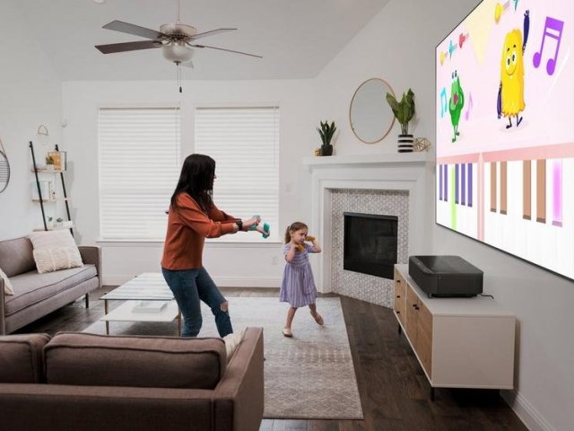 Projektory jako komplexní platforma