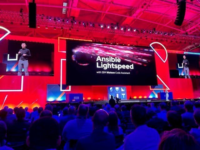 Red Hat představil Ansible Lightspeed pro automatizaci IT řízenou pomocí AI