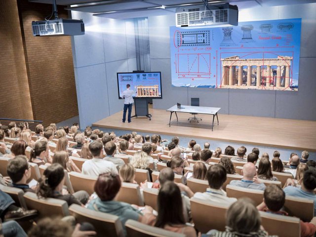 Sharp/NEC - představuje nový interaktivní displej pro spolupráci – Sharp LC Series