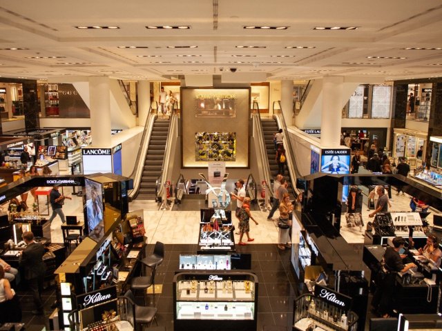 Výdejny e-shopů ustupují. Zákazníci chtějí kvalitně zásobenou prodejnu nebo čistokrevný e-shop