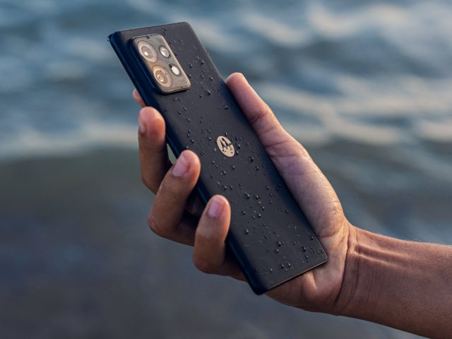 Prodej smartphonů utrpěl další výrazný propad