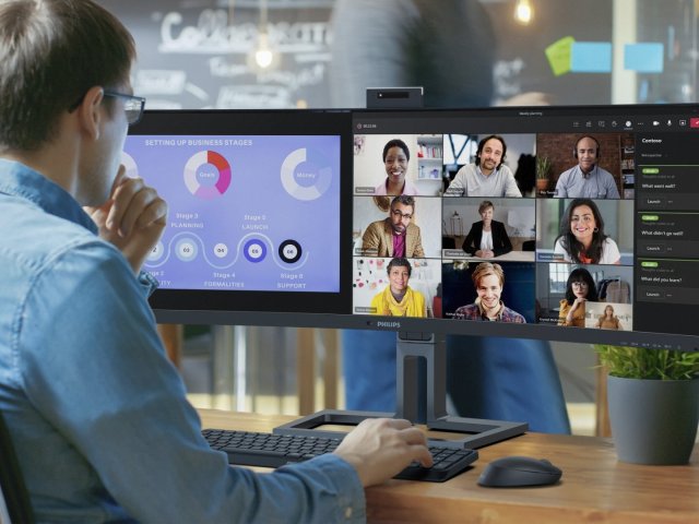 Philips představil širokoúhlý 44,5" dokovací USB-C monitor s vestavěnou kamerou