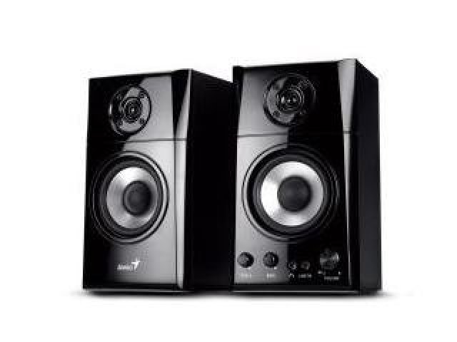 Reproduktory Genius tentokrát v černém klavírním laku