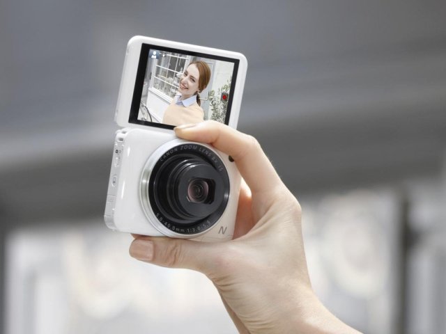 E-shopy před prázdninami zlevňovaly kompaktní fotoaparáty