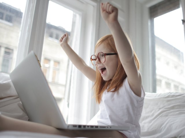 Důvěra spotřebitelů v ekonomiku meziměsíčně znovu vzrostla, důvěra podnikatelů se snížila