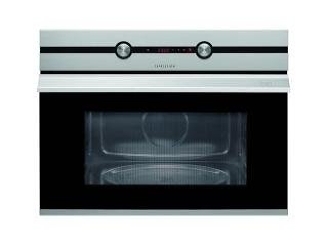 Mikrovlny, pára i horký vzduch, to se to pak peče