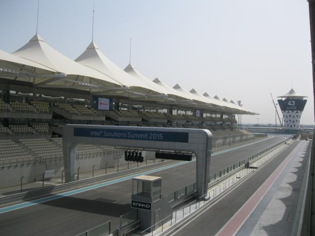 Intel ISS 2015: Srdečné technologické pozdravy z Abu Dhabí