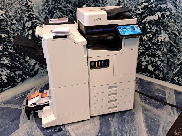 Epson představil novou řadu firemních tiskáren s rychlostí 40–60 stran za minutu