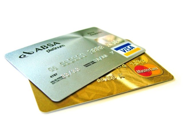 Platba kartou při online nákupech roste, zejména díky mladé generaci