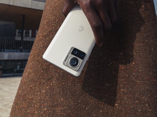 Globální prodej smartphonů bude v dalších letech růst jen velmi mírně