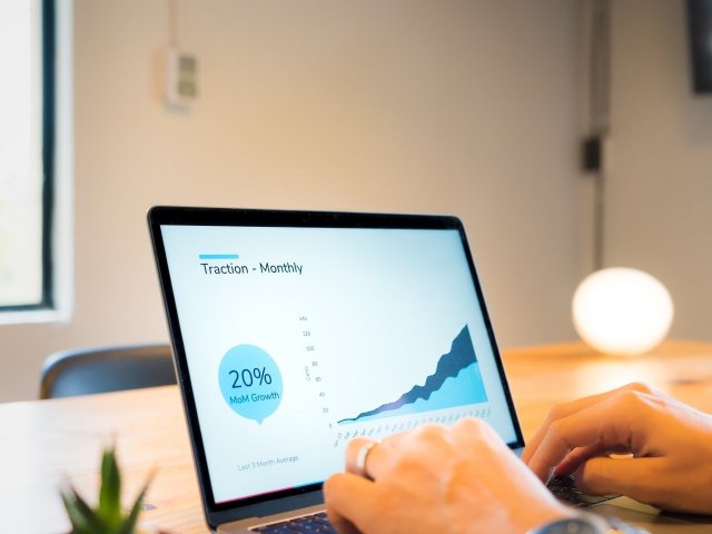 Počet DDoS útoků na české firmy v listopadu rostl