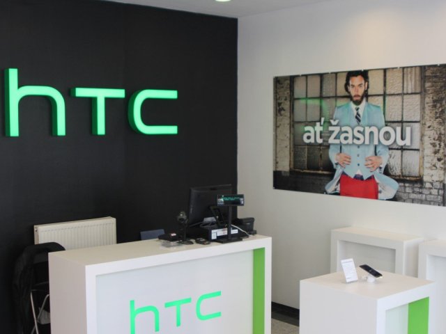 HTC má v Praze novou značkovou prodejnu