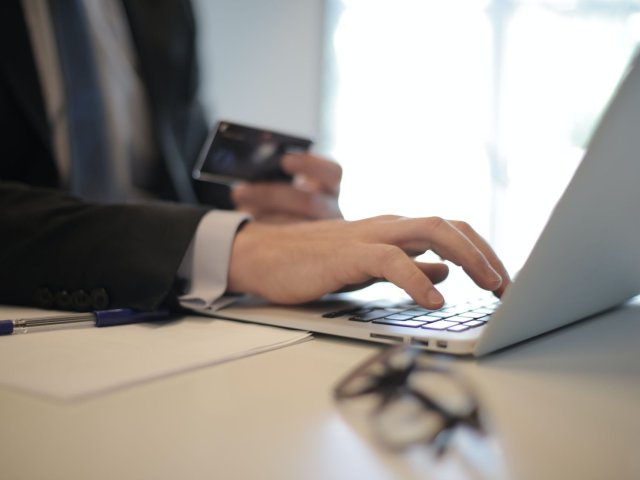 E-commerce v ČR pokulhává a její podíl na maloobchodu činí 17 %