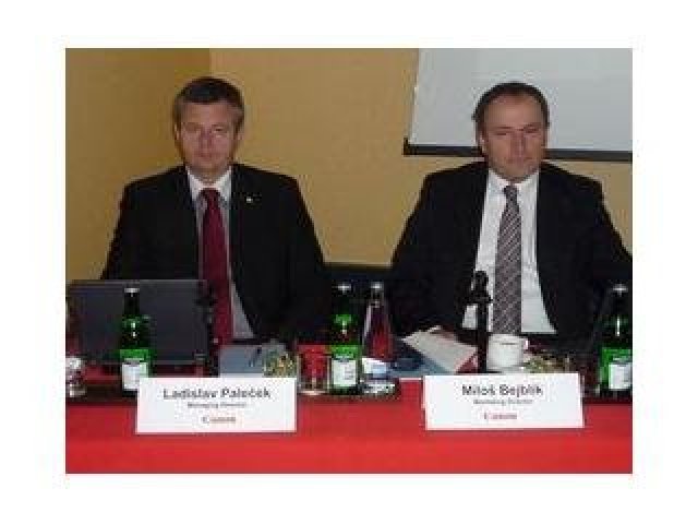 One Canon a stále v zisku