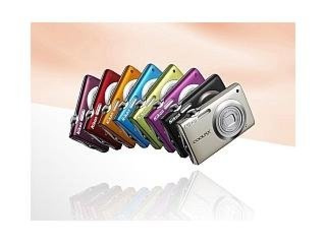 Nikon uvedl řady dvanáctimegapixelových fotoaparátů