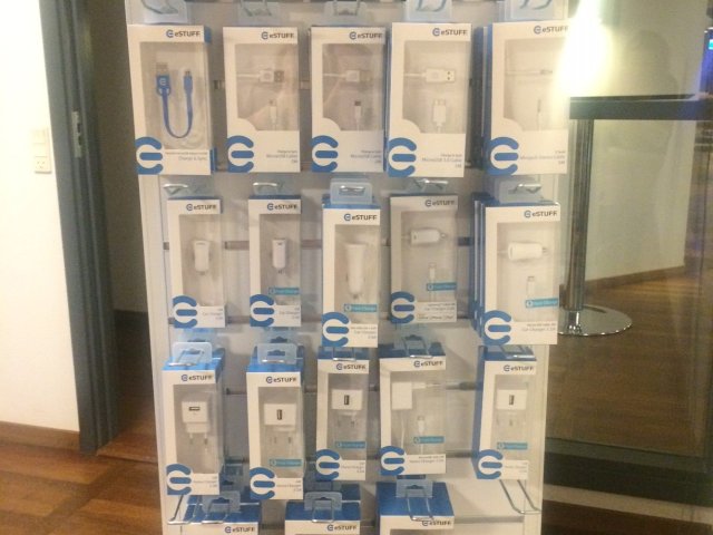 Katalog nových kabelů a příslušenství k mobilním zařízením značky eSTUFF