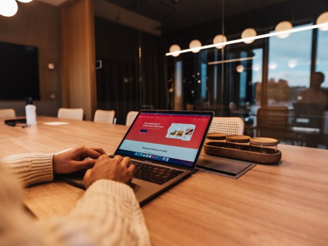 Služba Click to Pay od Mastercard zjednodušuje placení na e-shopech