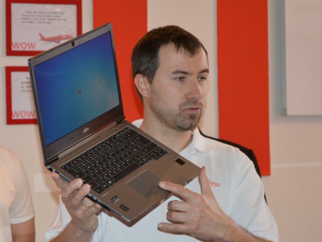 Fujitsu předvedlo notebooky s ochranou Palm Secure
