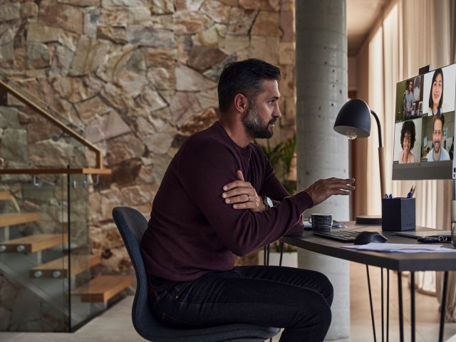 Téměř 63 % IT specialistů pociťuje při práci na dálku výrazné vylepšení duševní i fyzické pohody