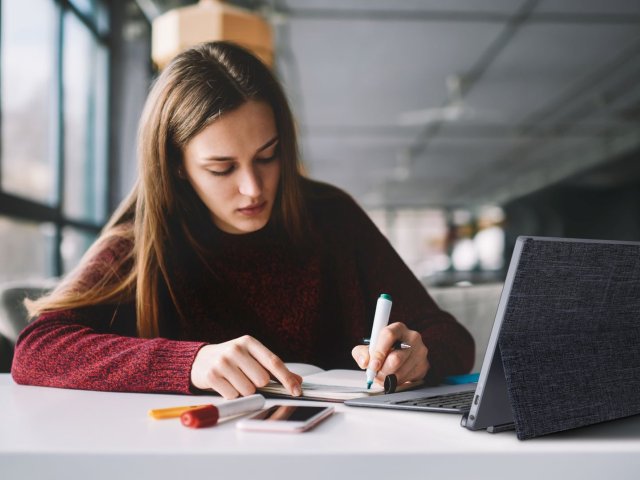 ASUS ExpertBook B3 Detachable: Všestranný parťák s celodenní výdrží