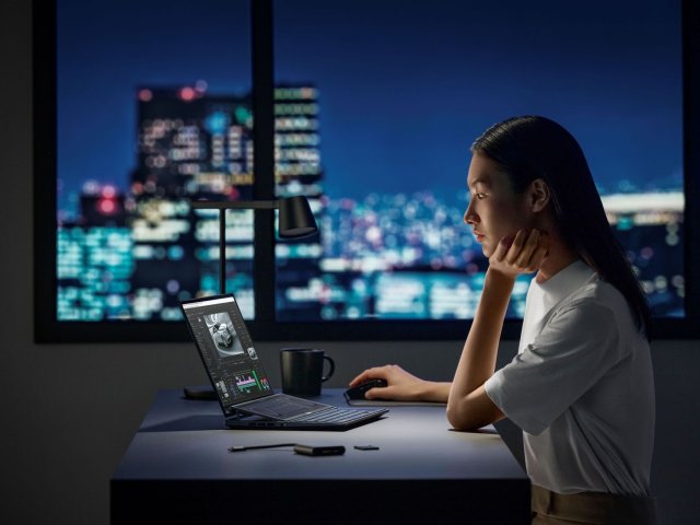 ASUS Zenbook Pro 14 Duo OLED jde do prodeje