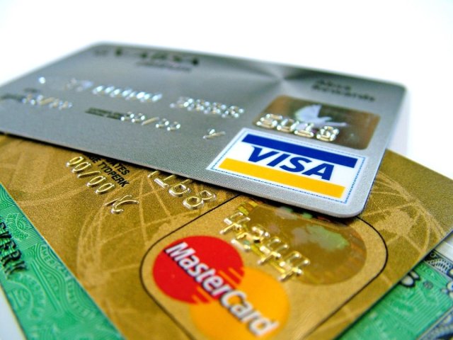 Kartami Visa se nejvíce platí za sázení a elektroniku