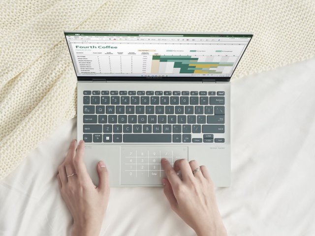Nové Zenbooky od Asusu potěší designem, výkonem, OLED displeji i chytrými funkcemi