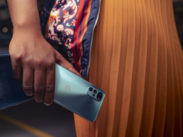 Poptávka po smartphonech v zemích V4 neklesá