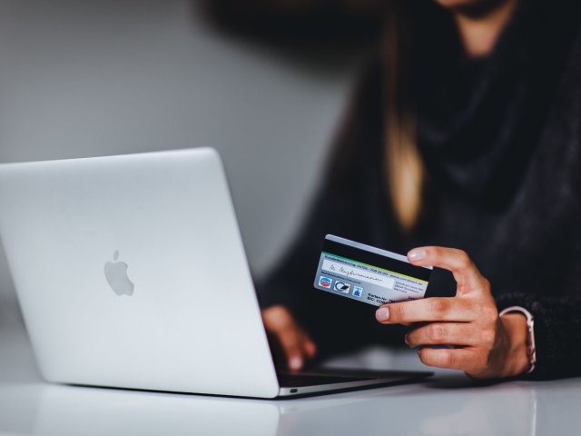 Správa dat: Uchovávání údajů o nakupujících u online obchodů