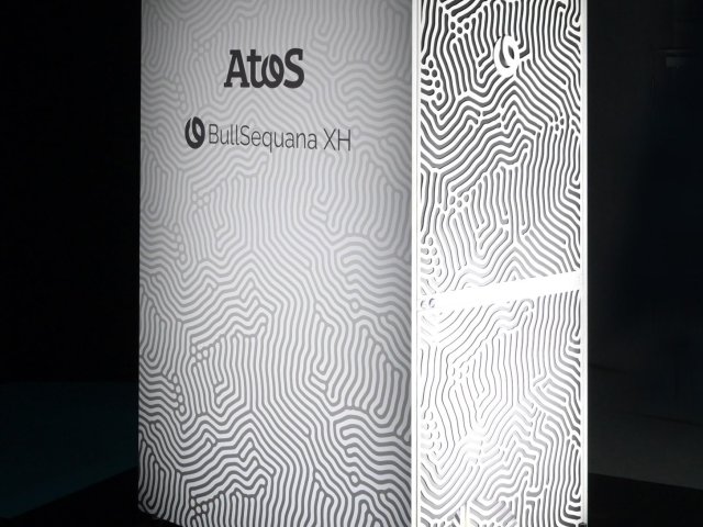 Atos představil superpočítač s nejlepším výkonem na metr čtvereční