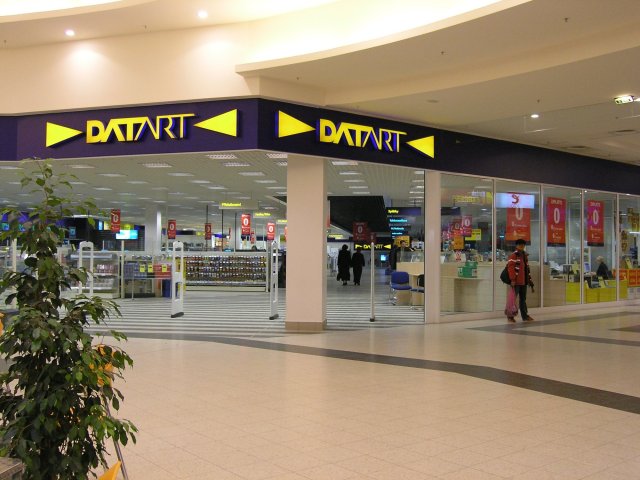 Datart opět v českých rukách