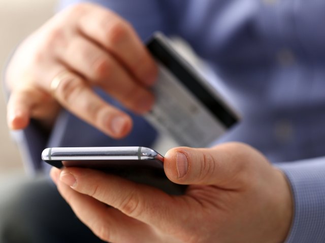 Češi a nakupování v e-shopech: S podvodem se setkalo už osm procent z nás