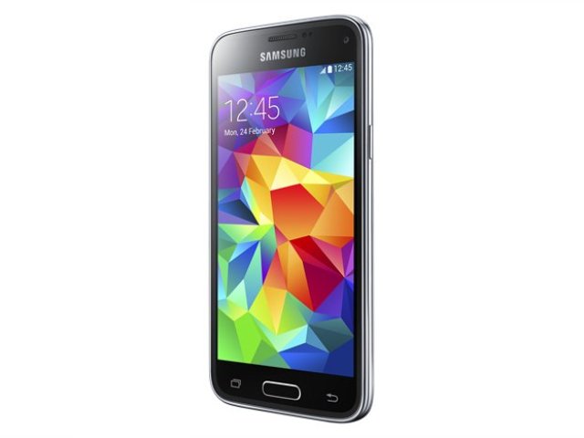 Neomezený internetový tarif v mobilu má 23 % Čechů