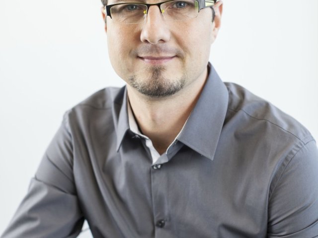 Axis: Dalibor Smažinka