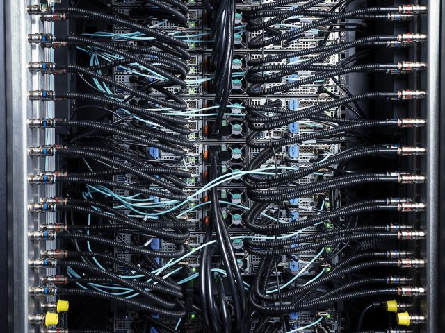 Firmy v Česku přecházejí na hybridní datová centra a znají cenu svých dat 