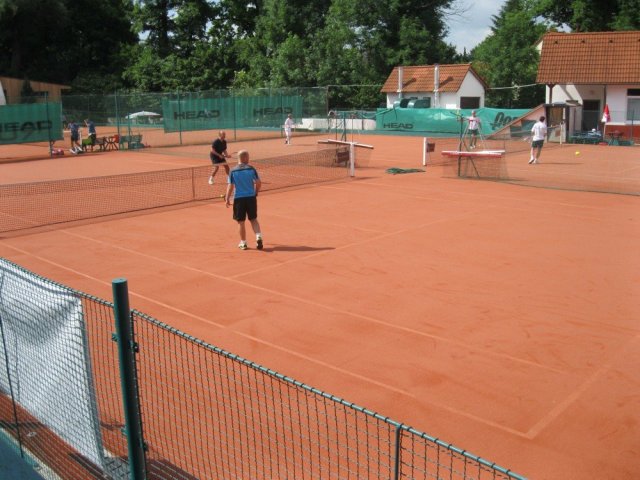 S Avnetem na kurtech