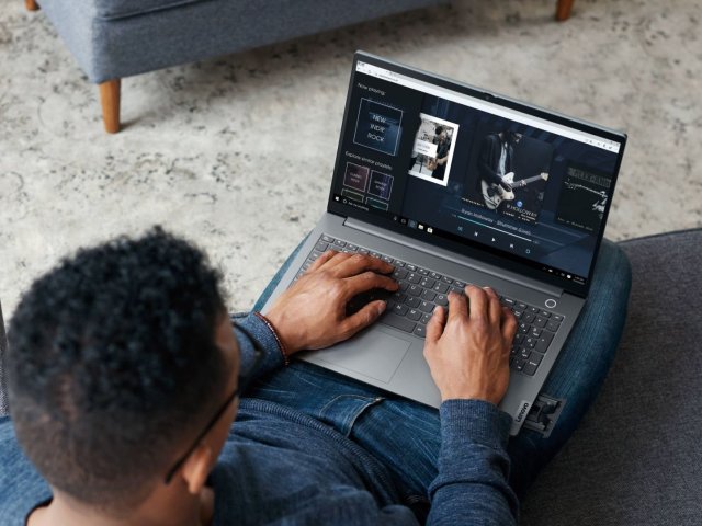 Počet studentů IT oborů roste pomalu