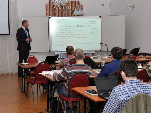 Kouzelné pero a moderní učebna u Jihlavy