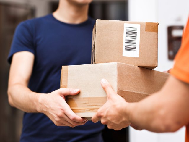 Růst plateb přes mobil v českých e-shopech nepolevuje