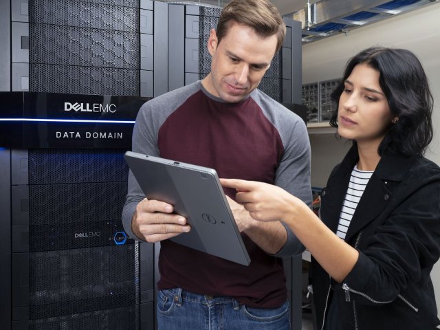 Prodej serverů v 1. čtvrtletí 2021 rostl v objemu i tržbách